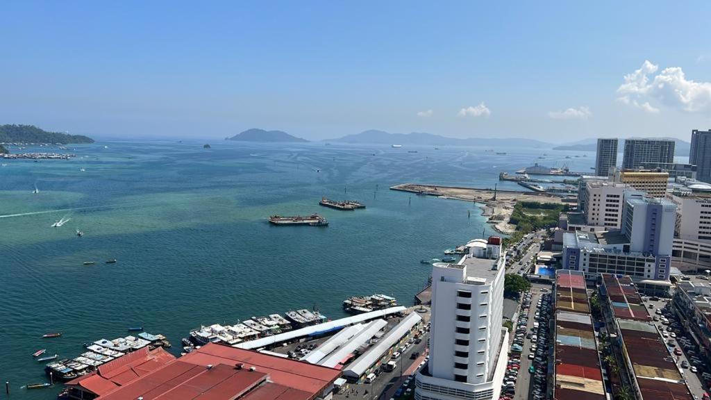 Kota Kinabalu City Centre @ The Shore By Casa Yolo Bagian luar foto