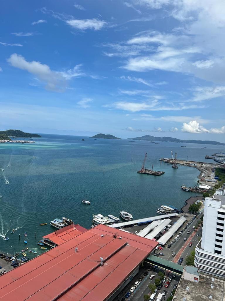 Kota Kinabalu City Centre @ The Shore By Casa Yolo Bagian luar foto