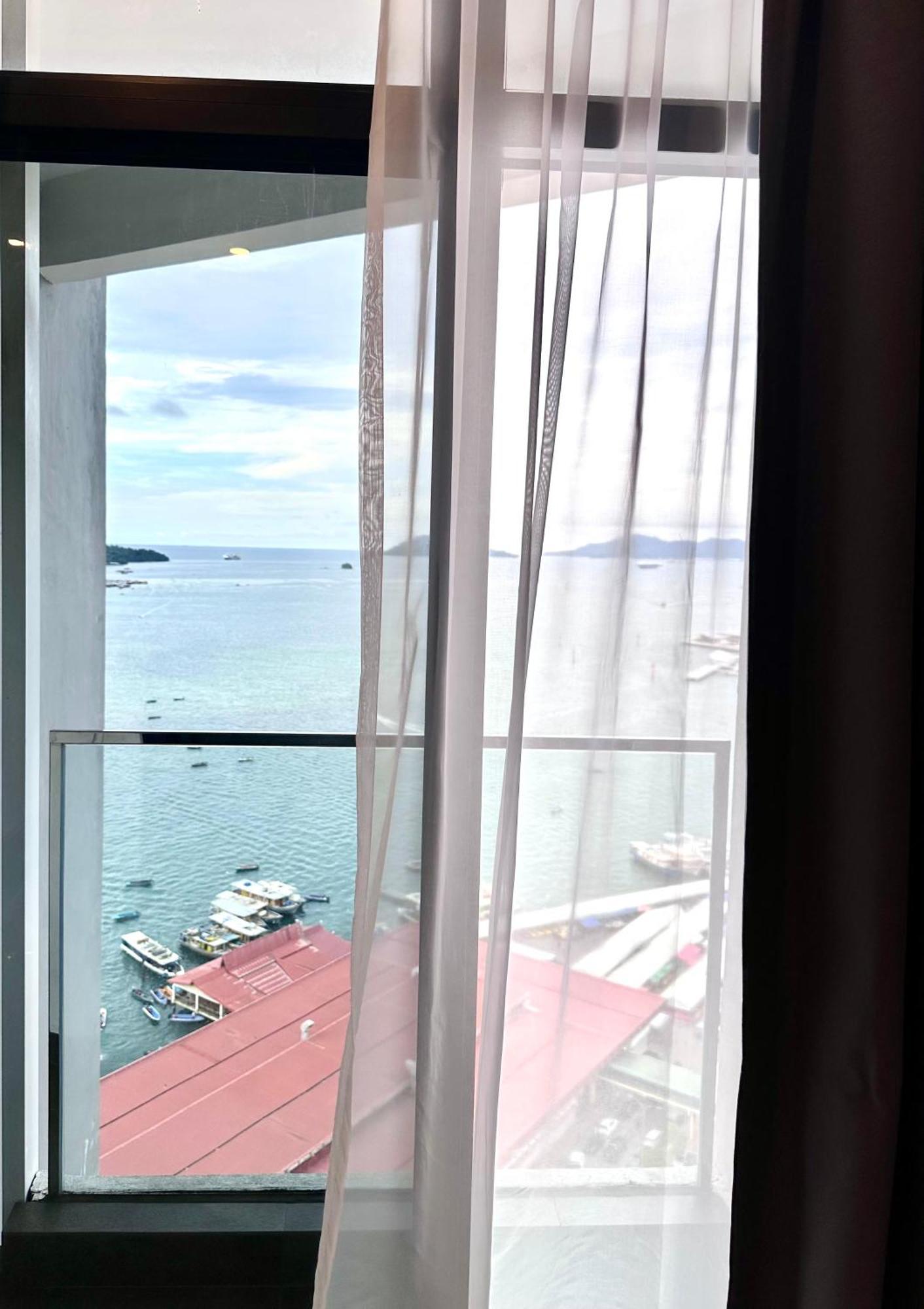 Kota Kinabalu City Centre @ The Shore By Casa Yolo Bagian luar foto