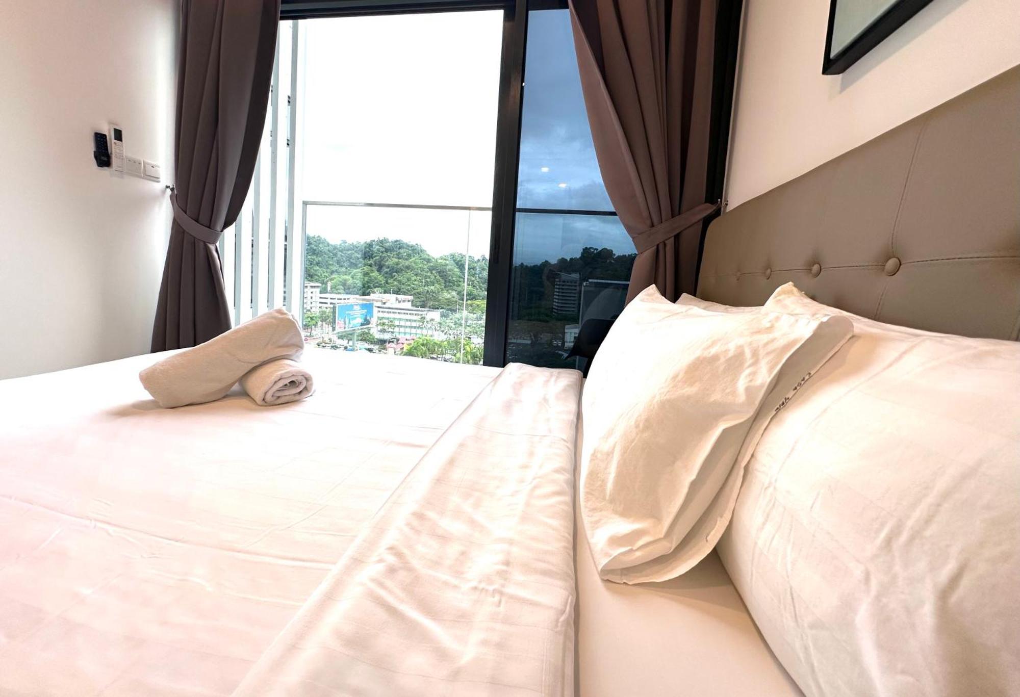 Kota Kinabalu City Centre @ The Shore By Casa Yolo Bagian luar foto